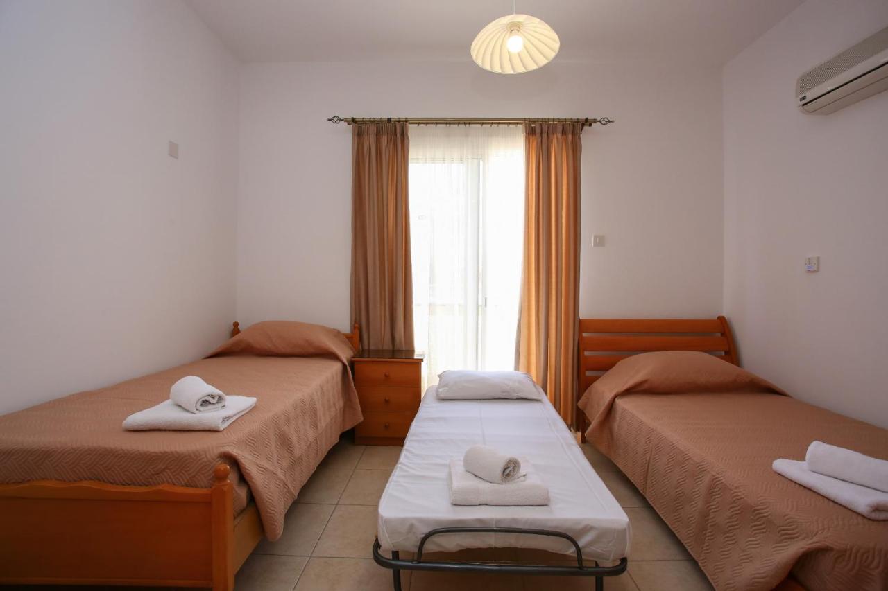 Star House Villa Paphos Luaran gambar